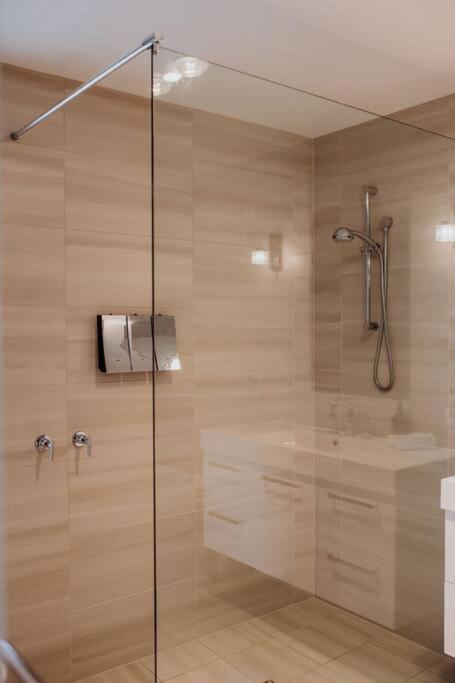 ביצ'אנו Apartment On James מראה חיצוני תמונה